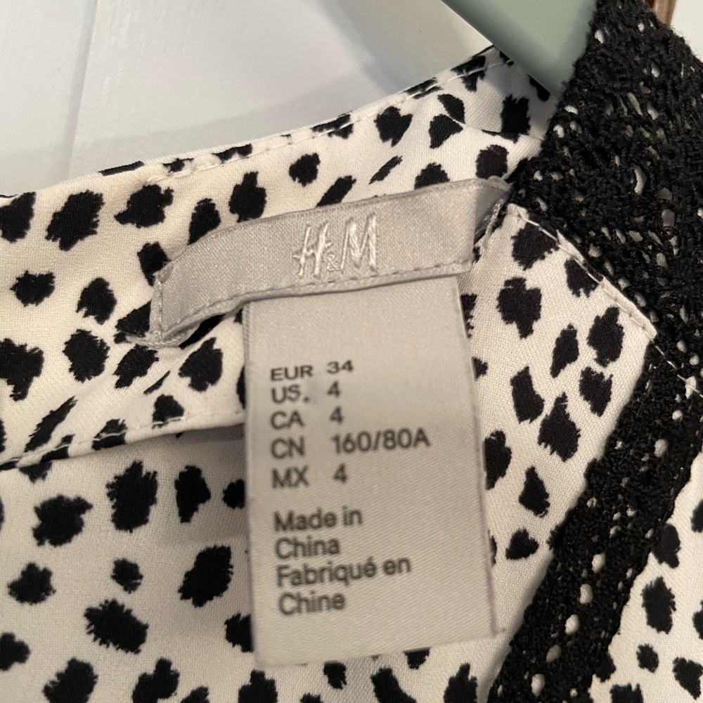 H&M Monochrome Patterned Top - Picture 3 of 7